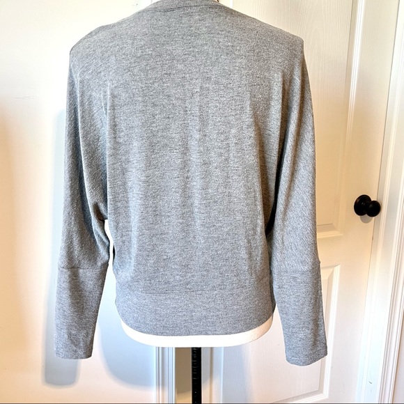 CUPCAKES & CASHMERE Gray Nirvana Dolman Sleeve Sweater—SZ. Small - Picture 6 of 14